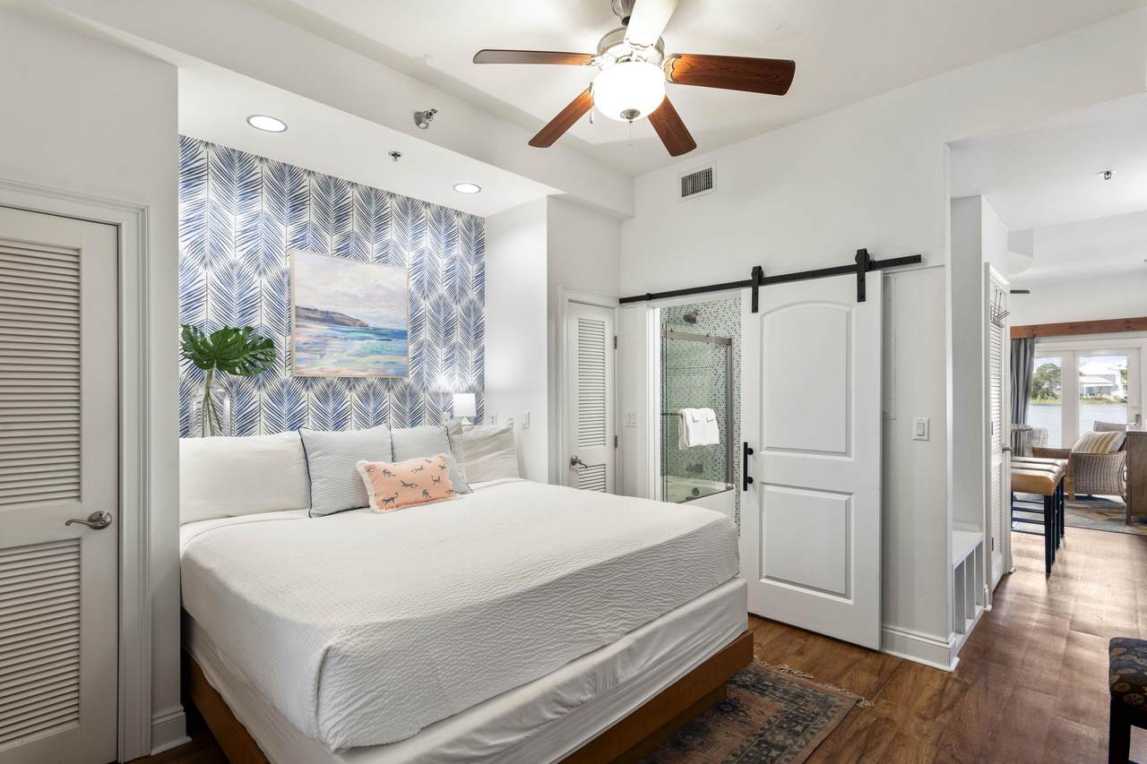 114 Carillon Market Street - Photo 1