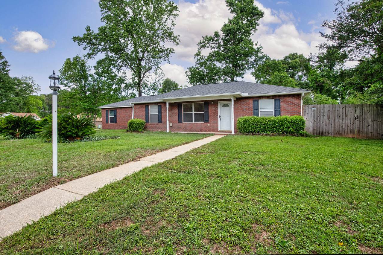 121 Dogwood Lane - Photo 1