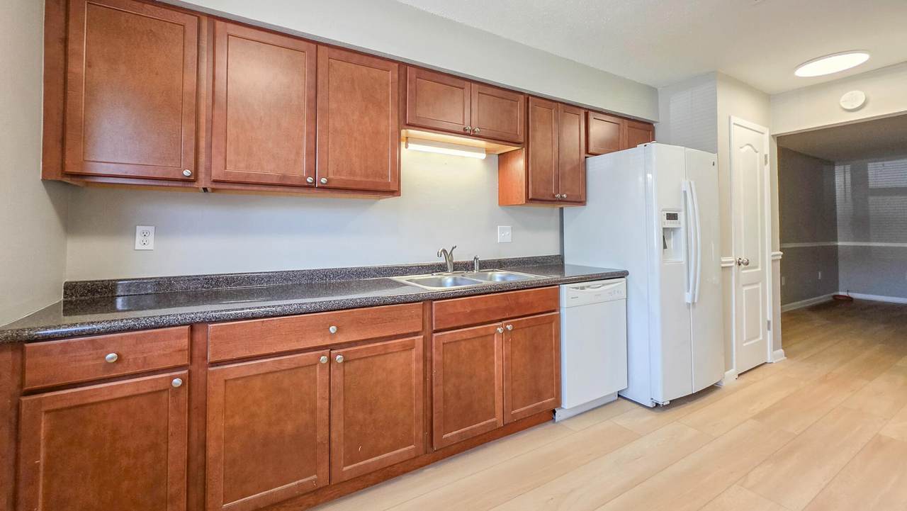 248 Sharon Court - Photo 1