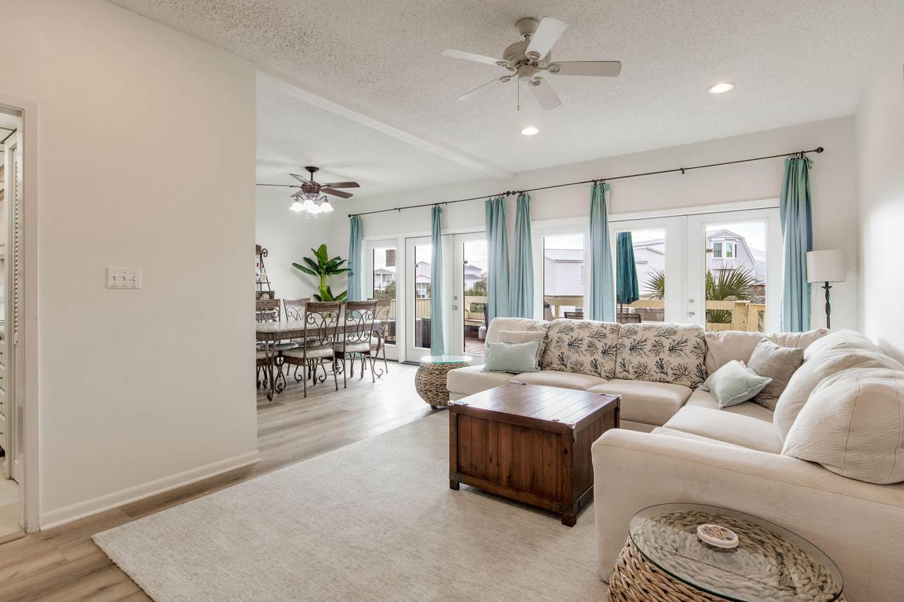 8520 Gulf Boulevard - Photo 1