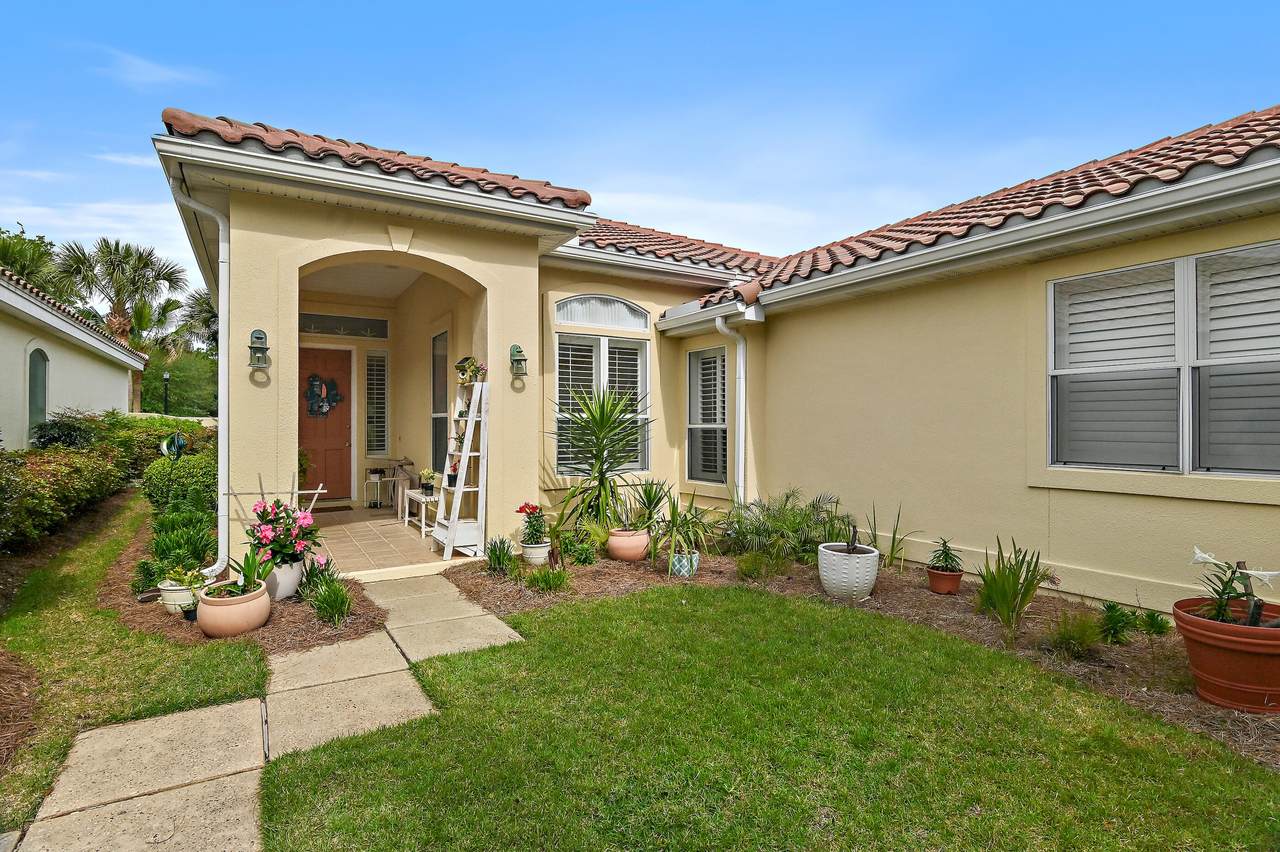 8004 Legend Creek Drive - Photo 1