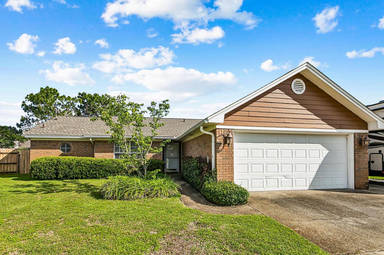 2201 Wedgewood Court - Photo 1