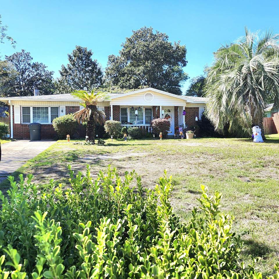 212 Baker Avenue - Photo 1