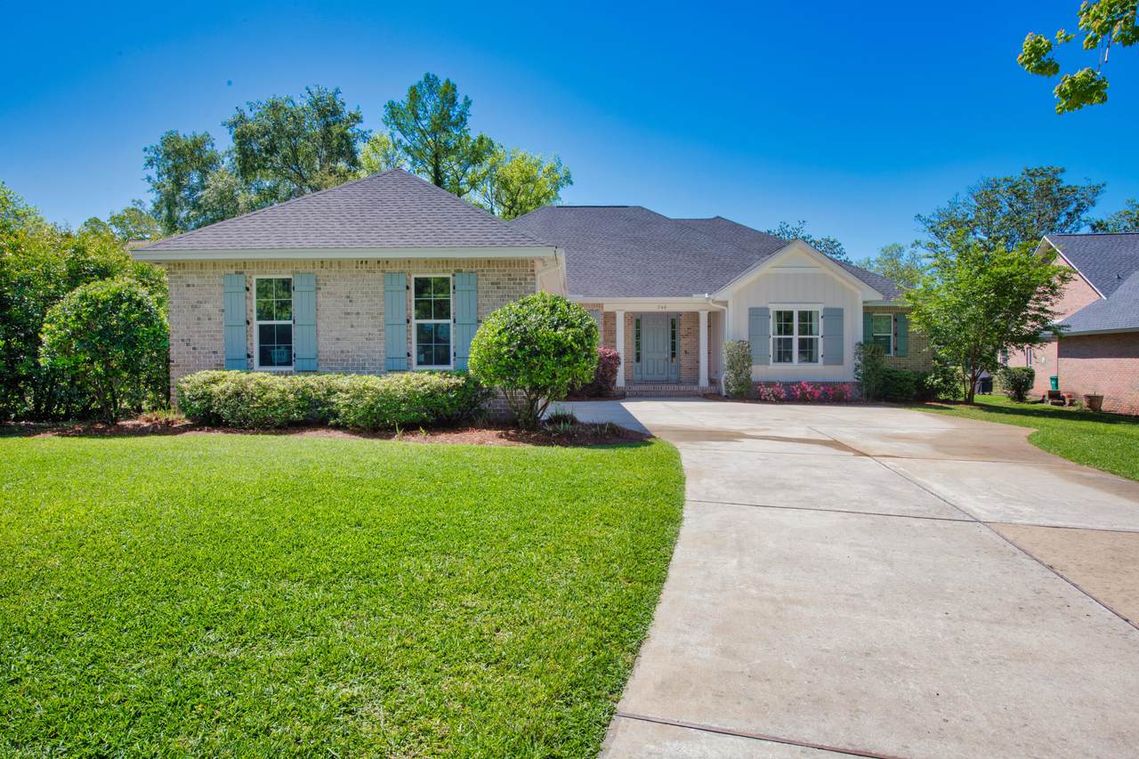 746 Prestwick Drive - Photo 1