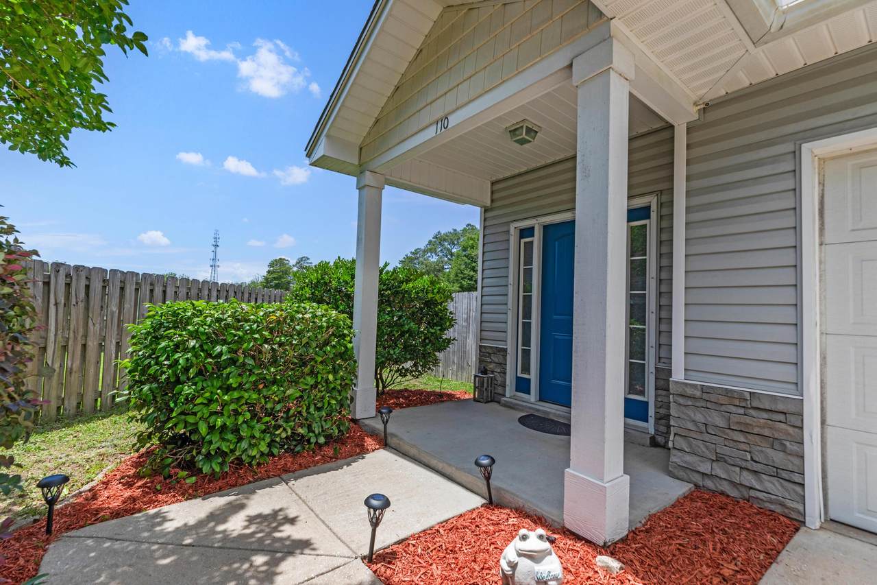 110 Matt Boulevard - Photo 1