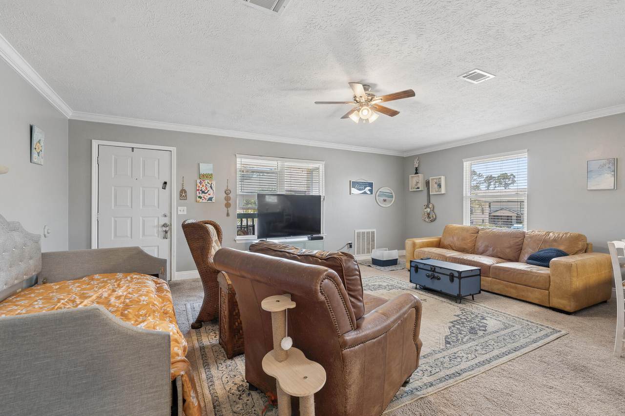 7813 Lagoon Drive - Photo 1