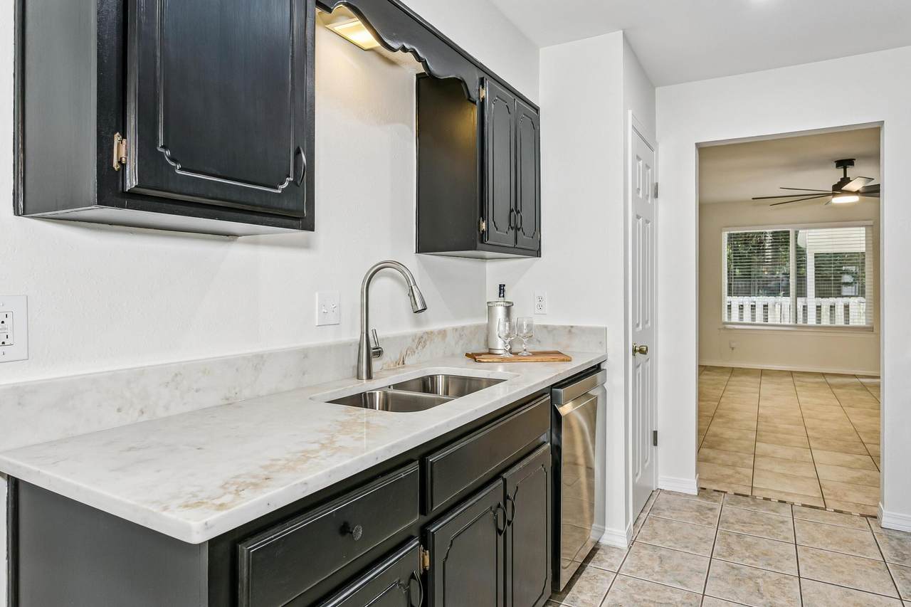 625 Emerald Lane - Photo 1