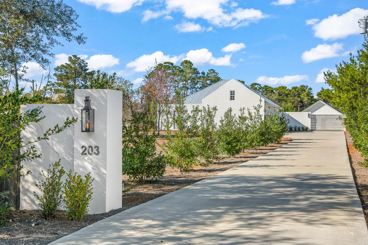 203 Carson Lane - Photo 1
