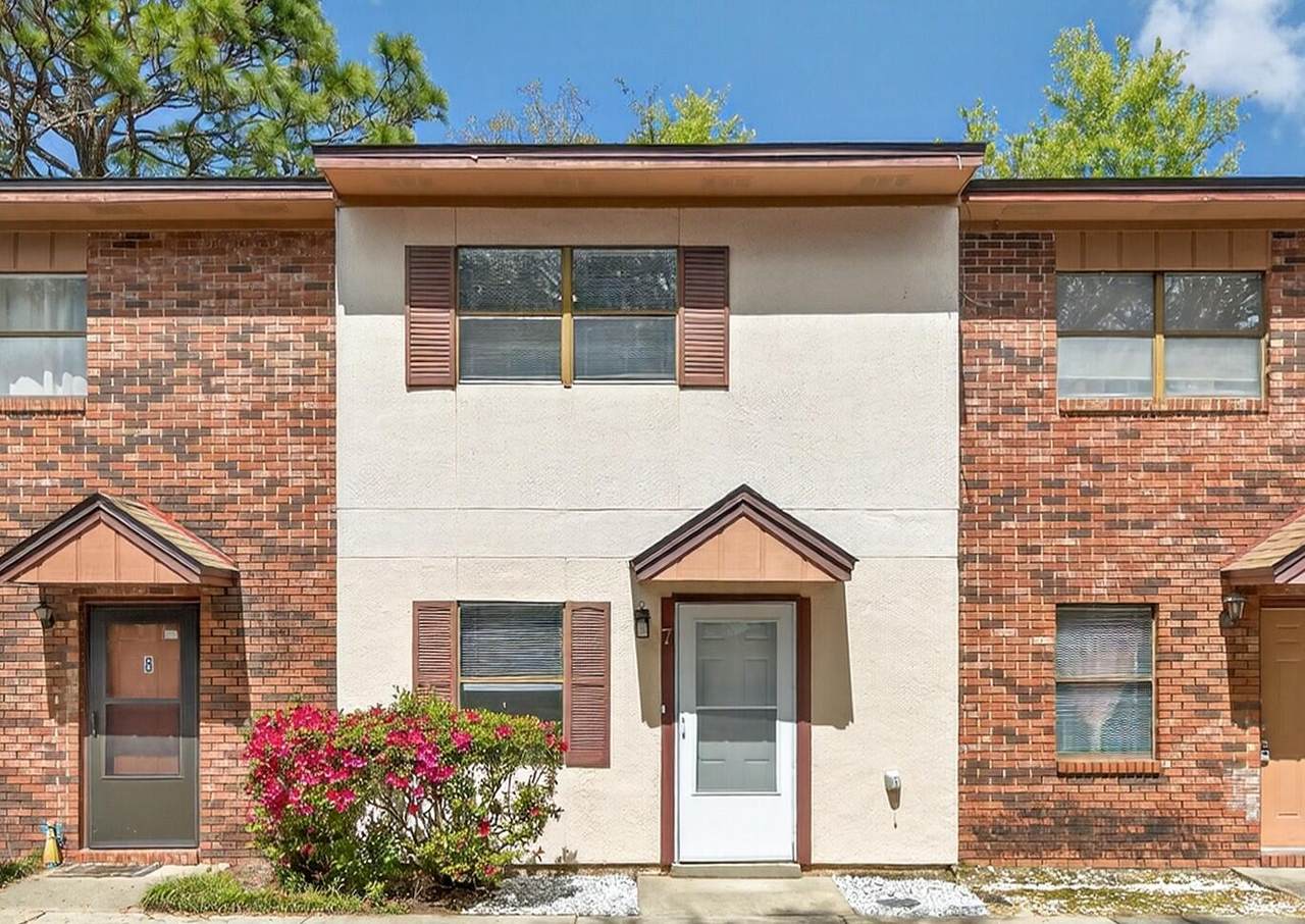 696 Tyner Street - Photo 1