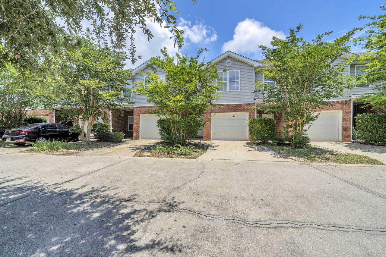 107 Tooke Street - Photo 1