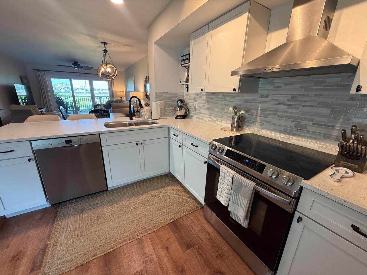 815 Harbour Point Drive - Photo 1