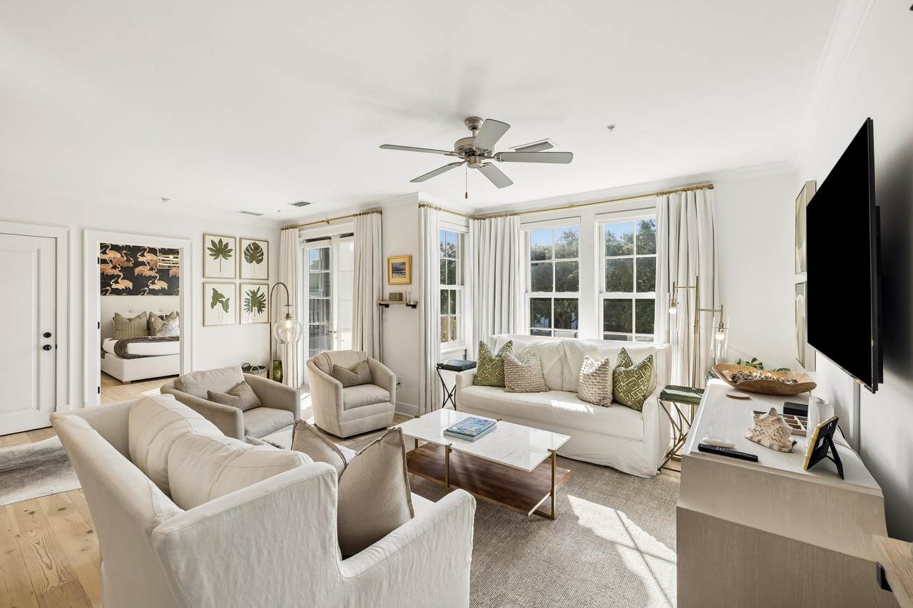 104 Barrett Square - Photo 1