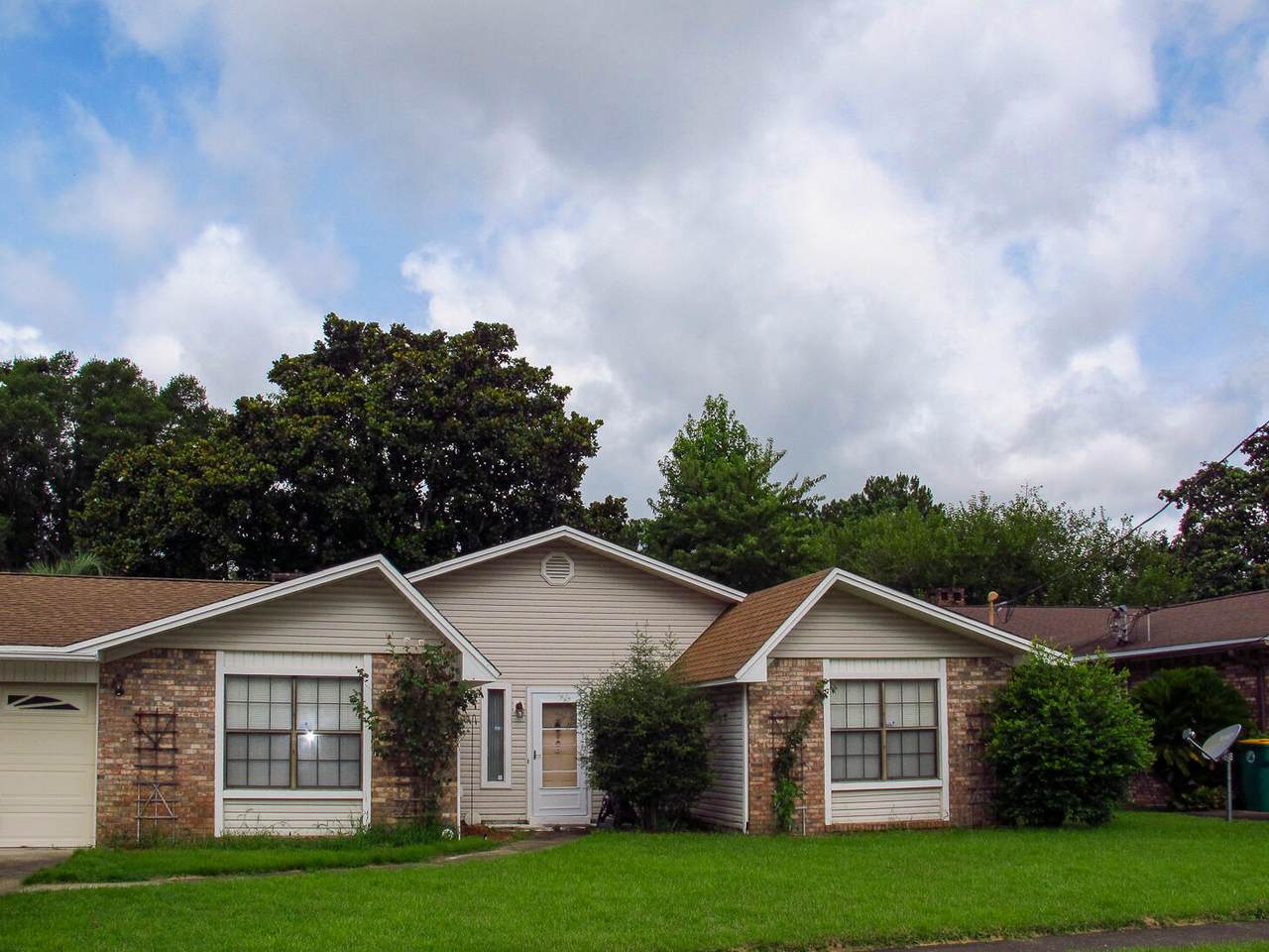726 Dubois Drive - Photo 1