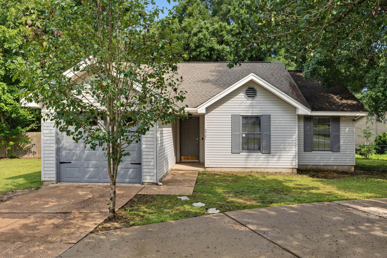 2501 Sunset Drive - Photo 1