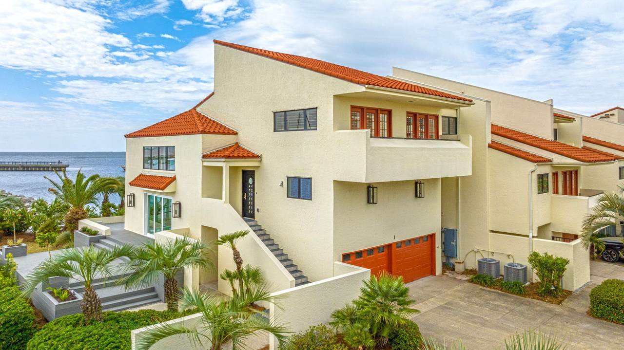 1 Port Royal Way - Photo 1