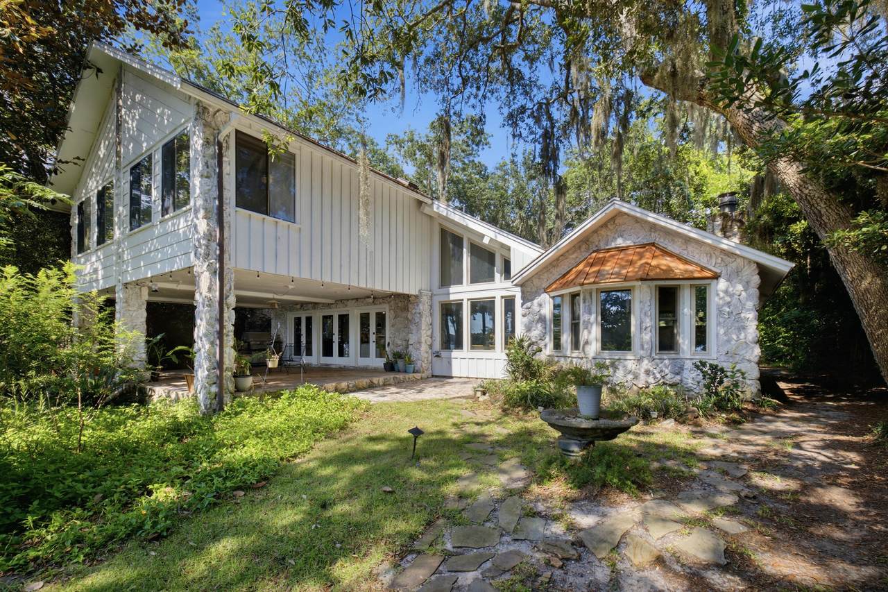 35 Warwick Drive - Photo 1