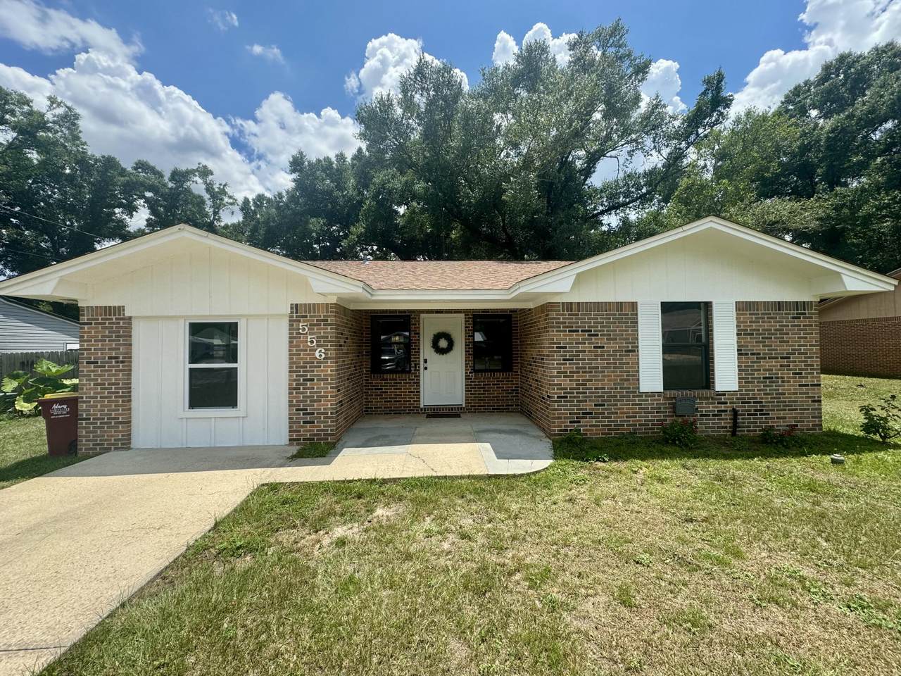 556 Lee Avenue - Photo 1