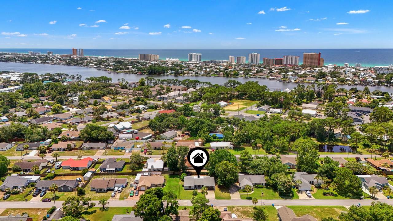 146 Pelican Way - Photo 1