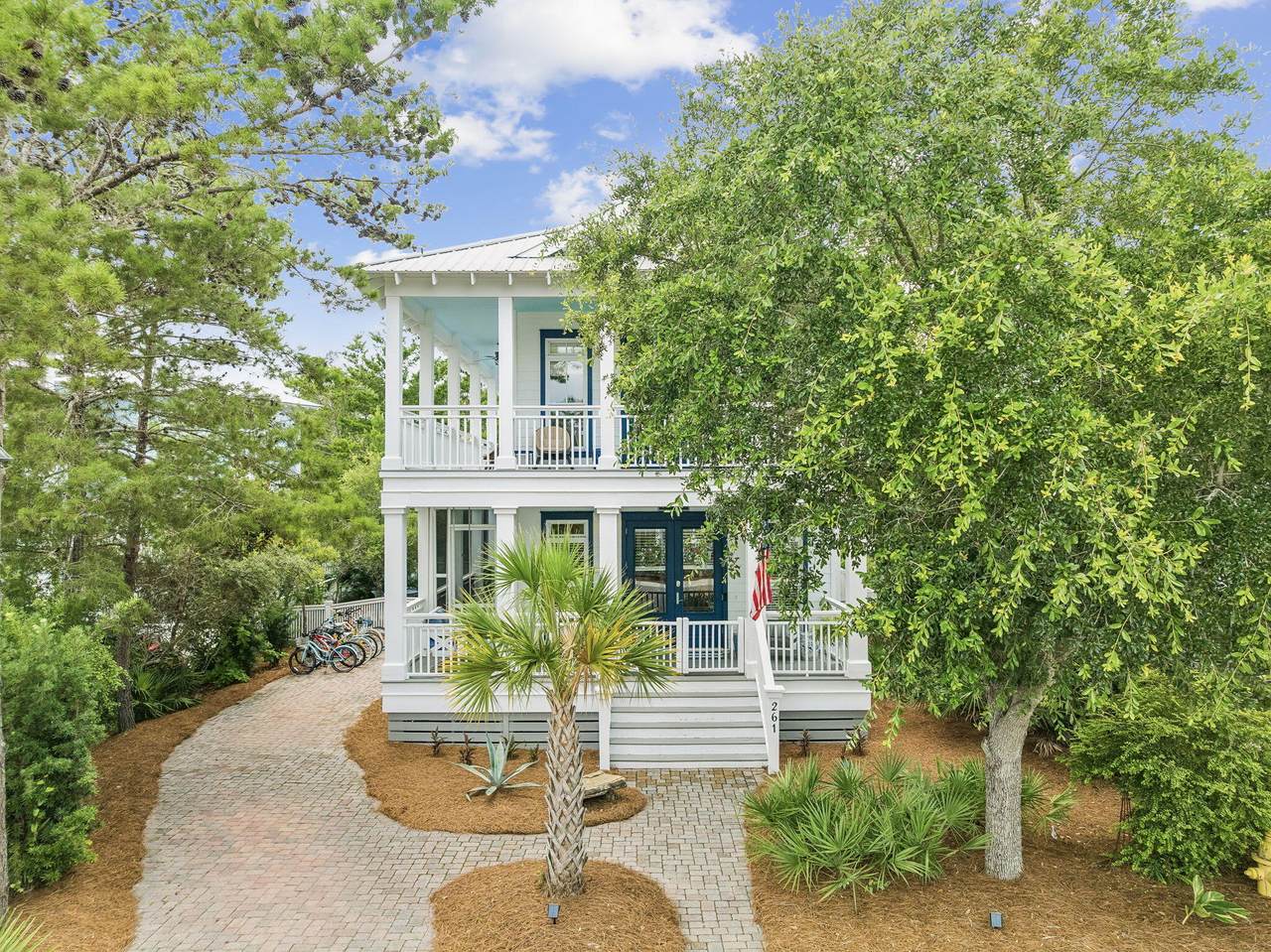 261 Bartons Way - Photo 1