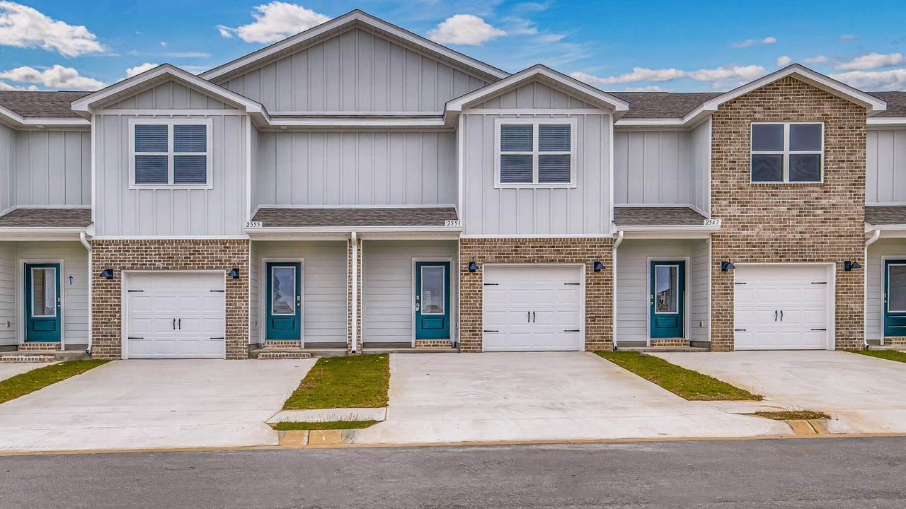 2370 Cliff Hollow Circle - Photo 1