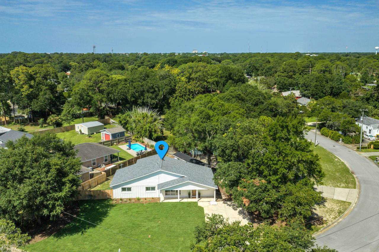69 Laurie Drive - Photo 1