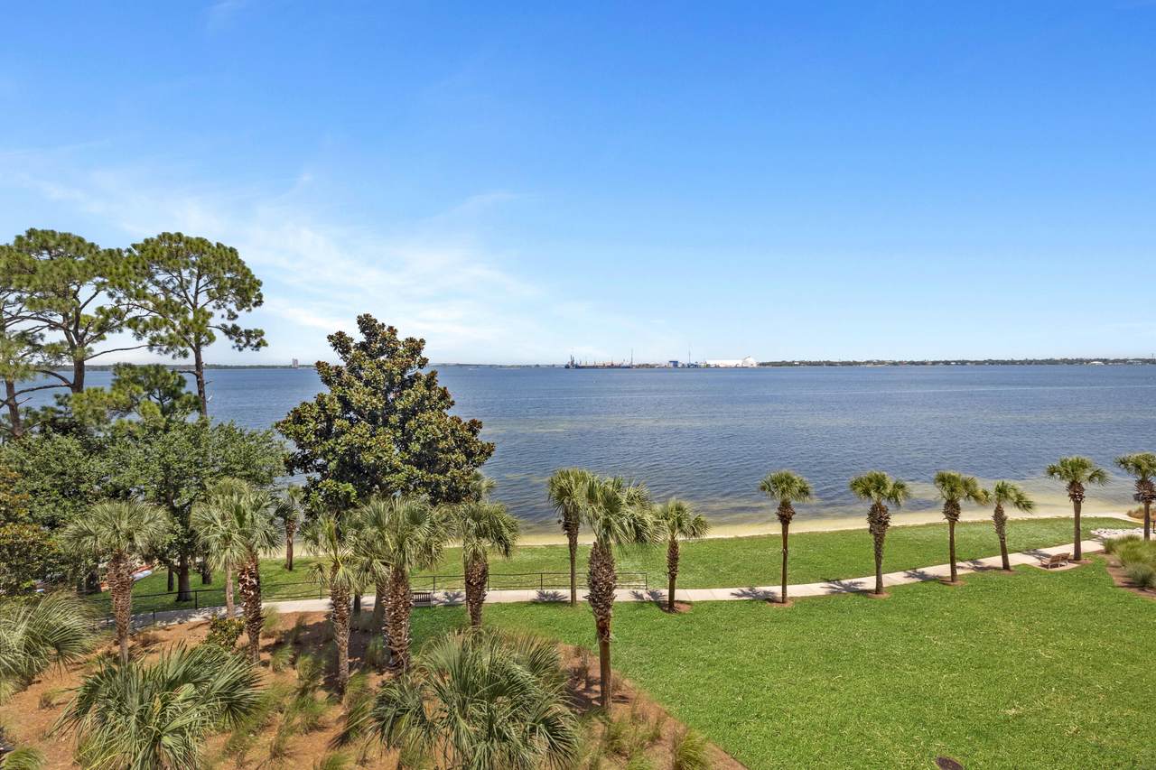 2400 Grandiflora Boulevard - Photo 1