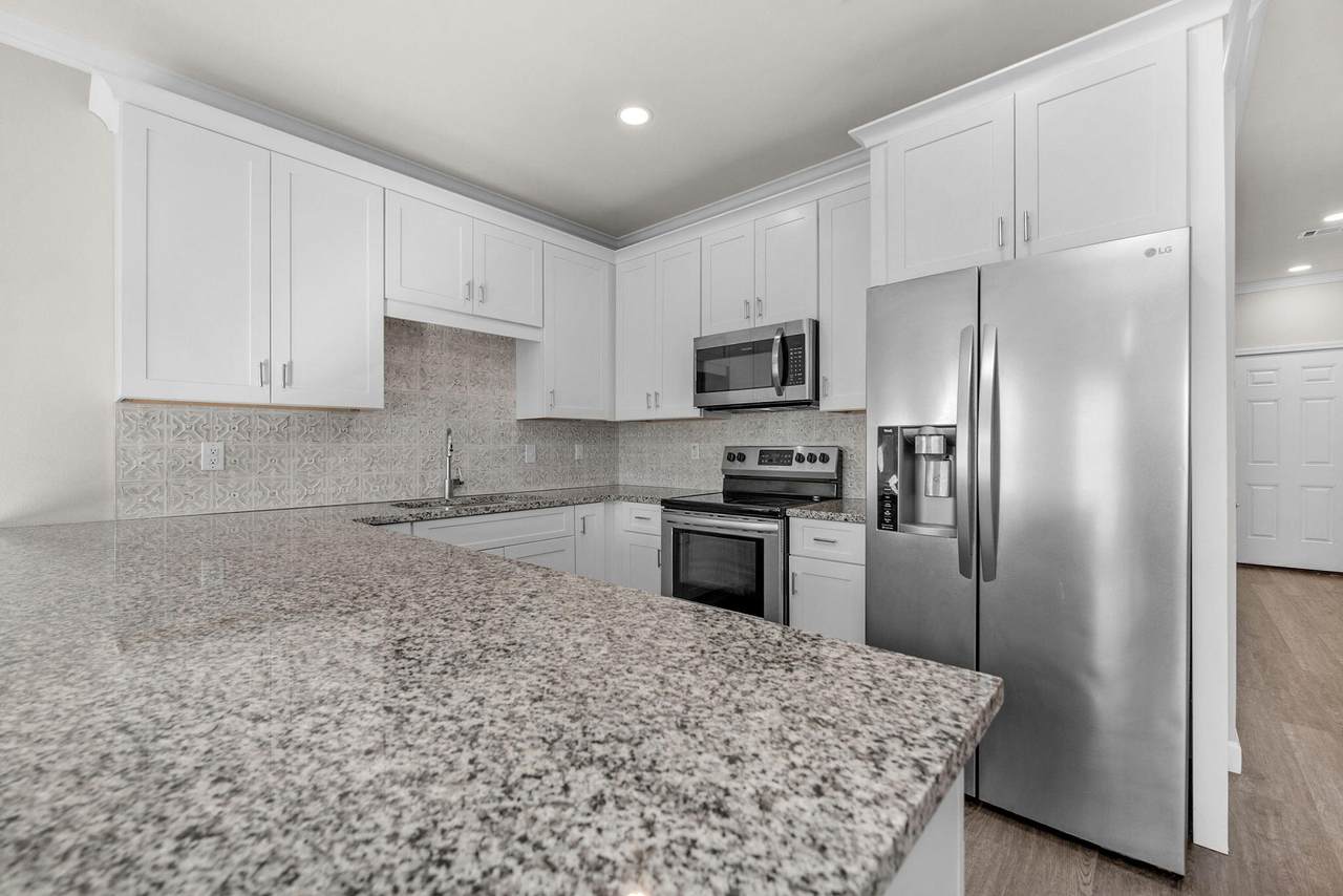 1816 Stable Lane - Photo 1