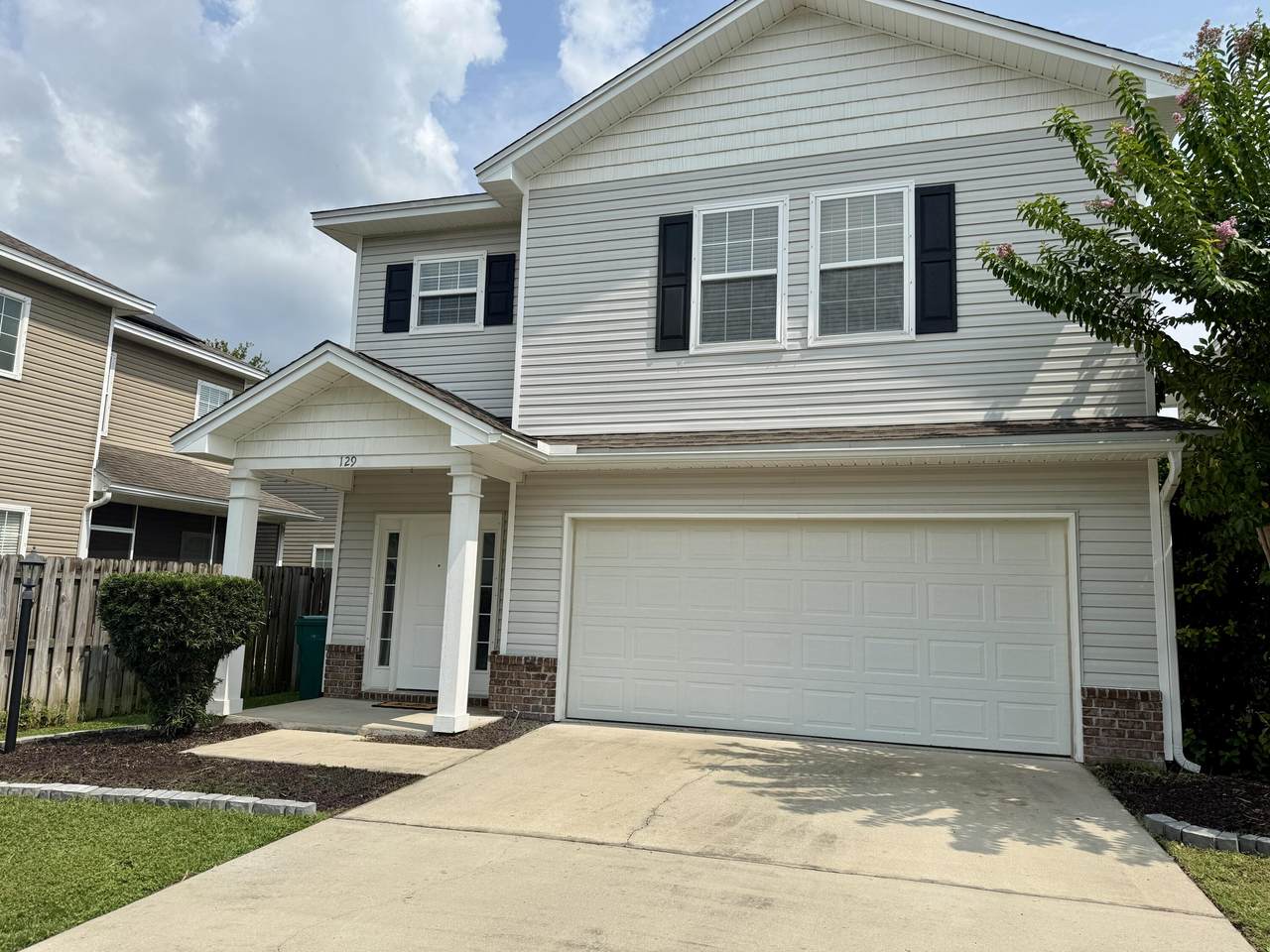 129 Matt Boulevard - Photo 1