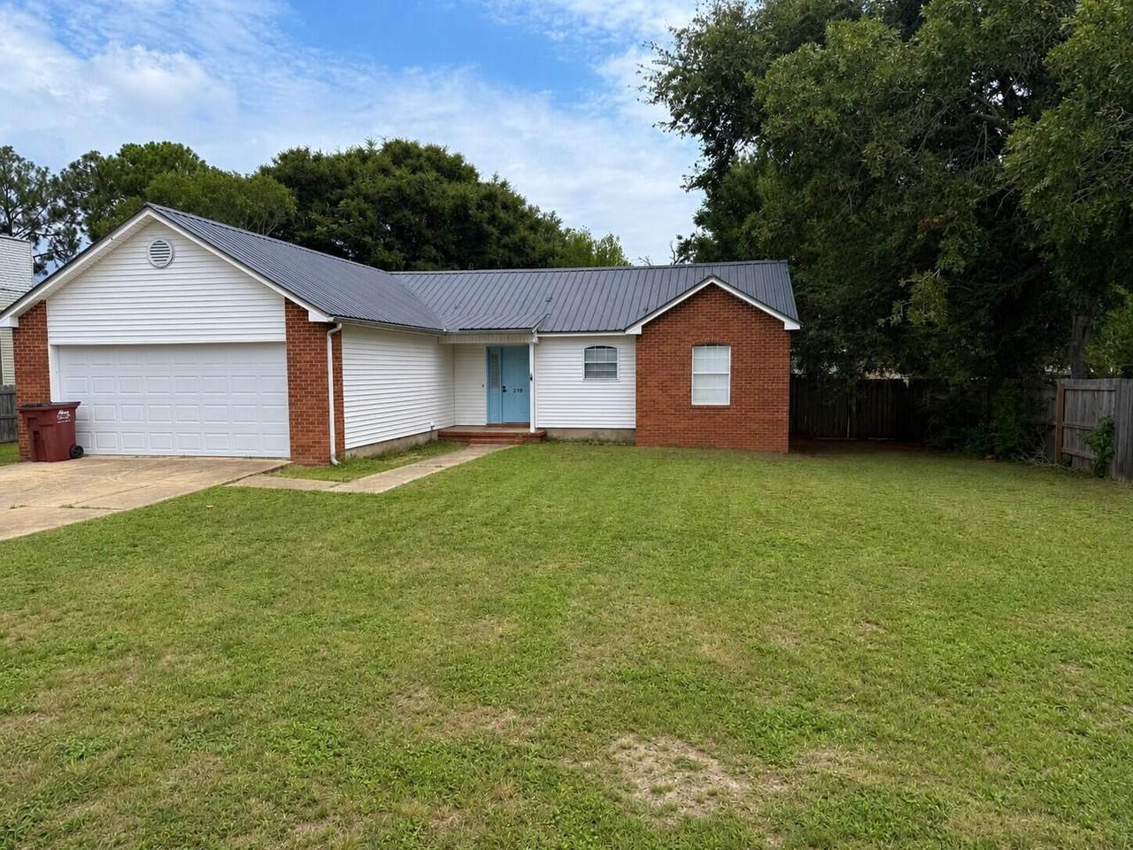 218 Westview Drive - Photo 1