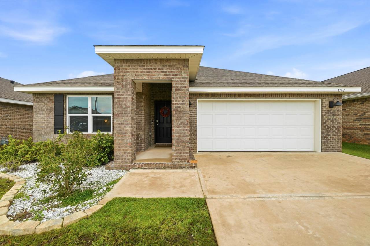 4742 Airmen Drive - Photo 1