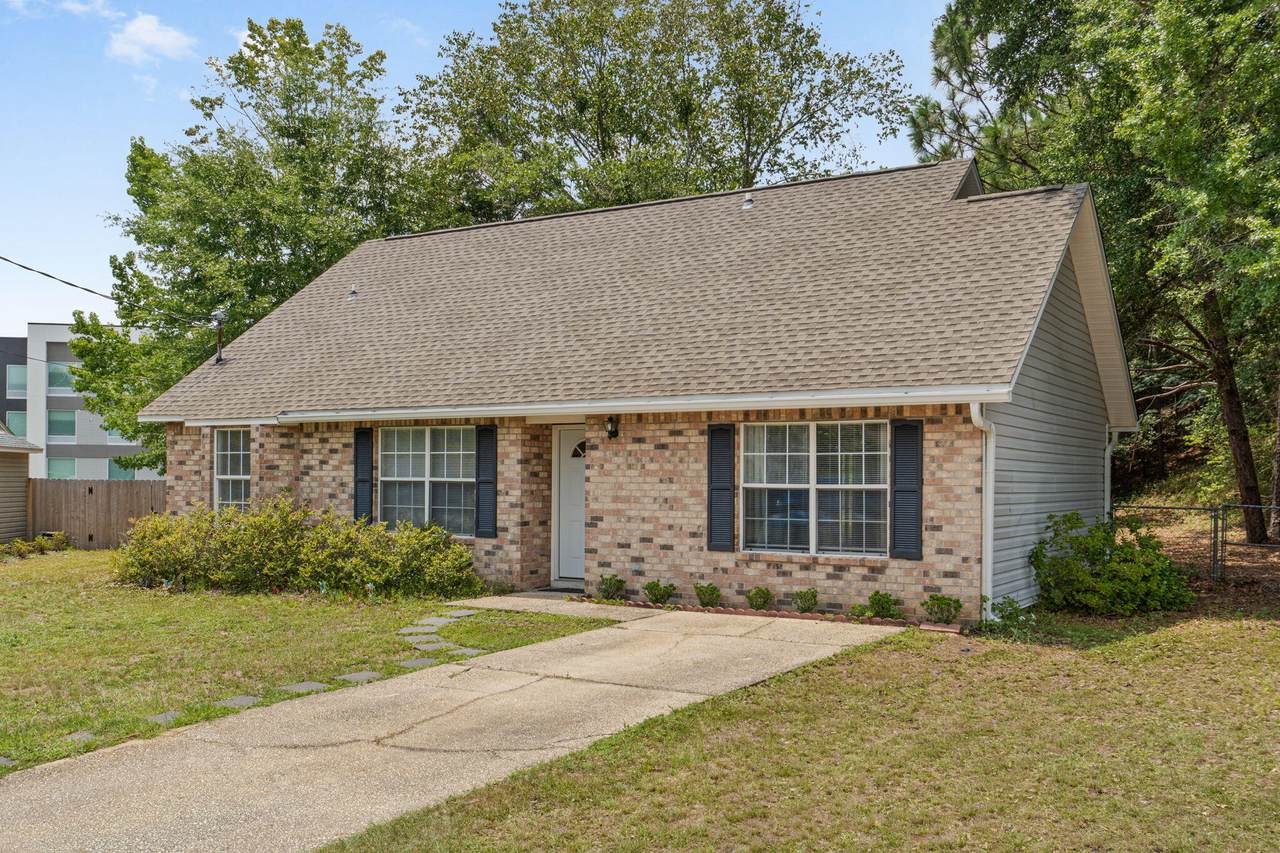 127 Oak Terrace Drive - Photo 1