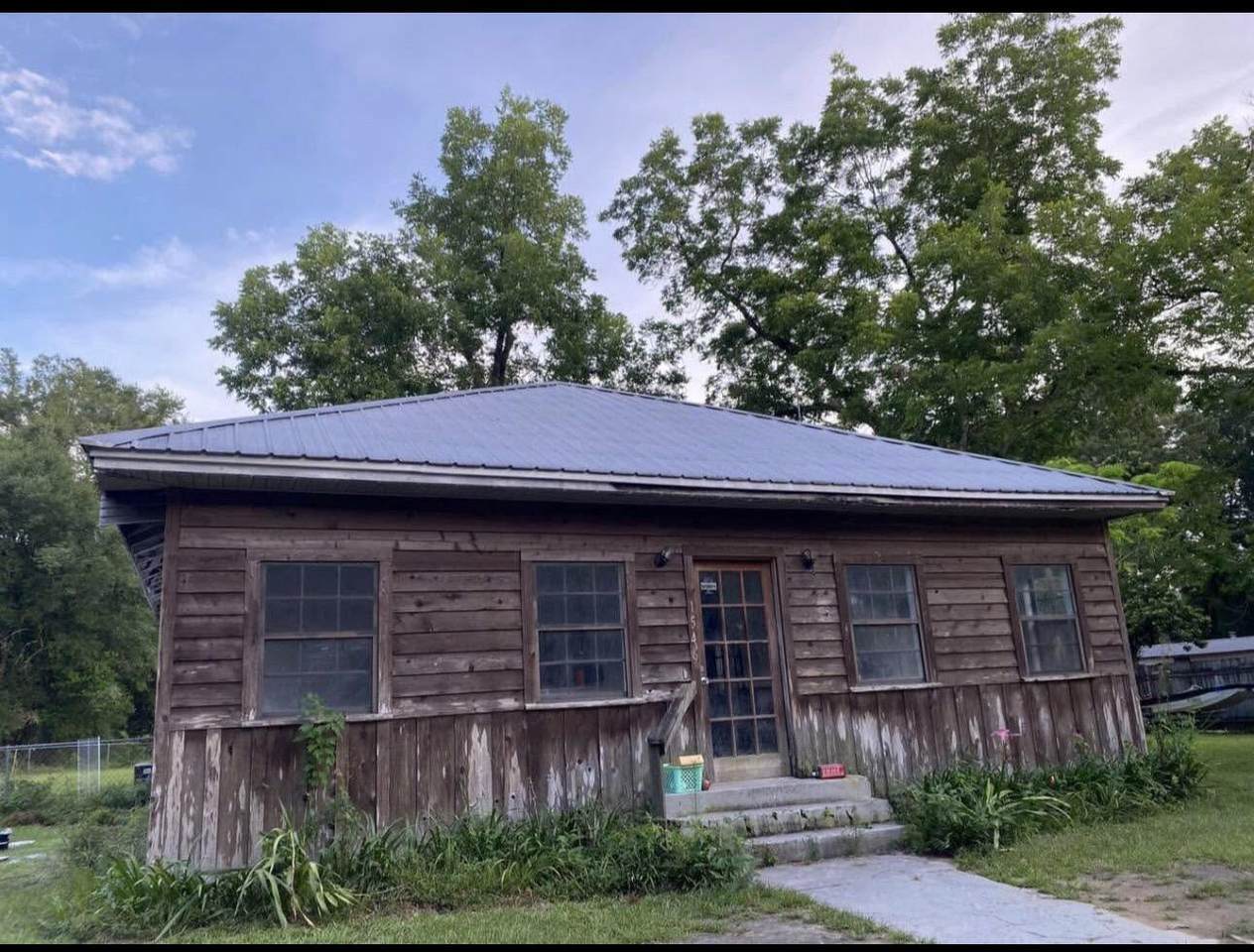 1546 Oak Street - Photo 1