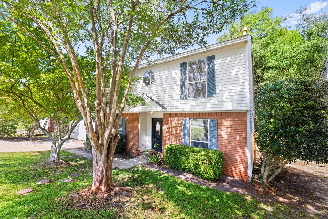 820 Sparkleberry Cove - Photo 1