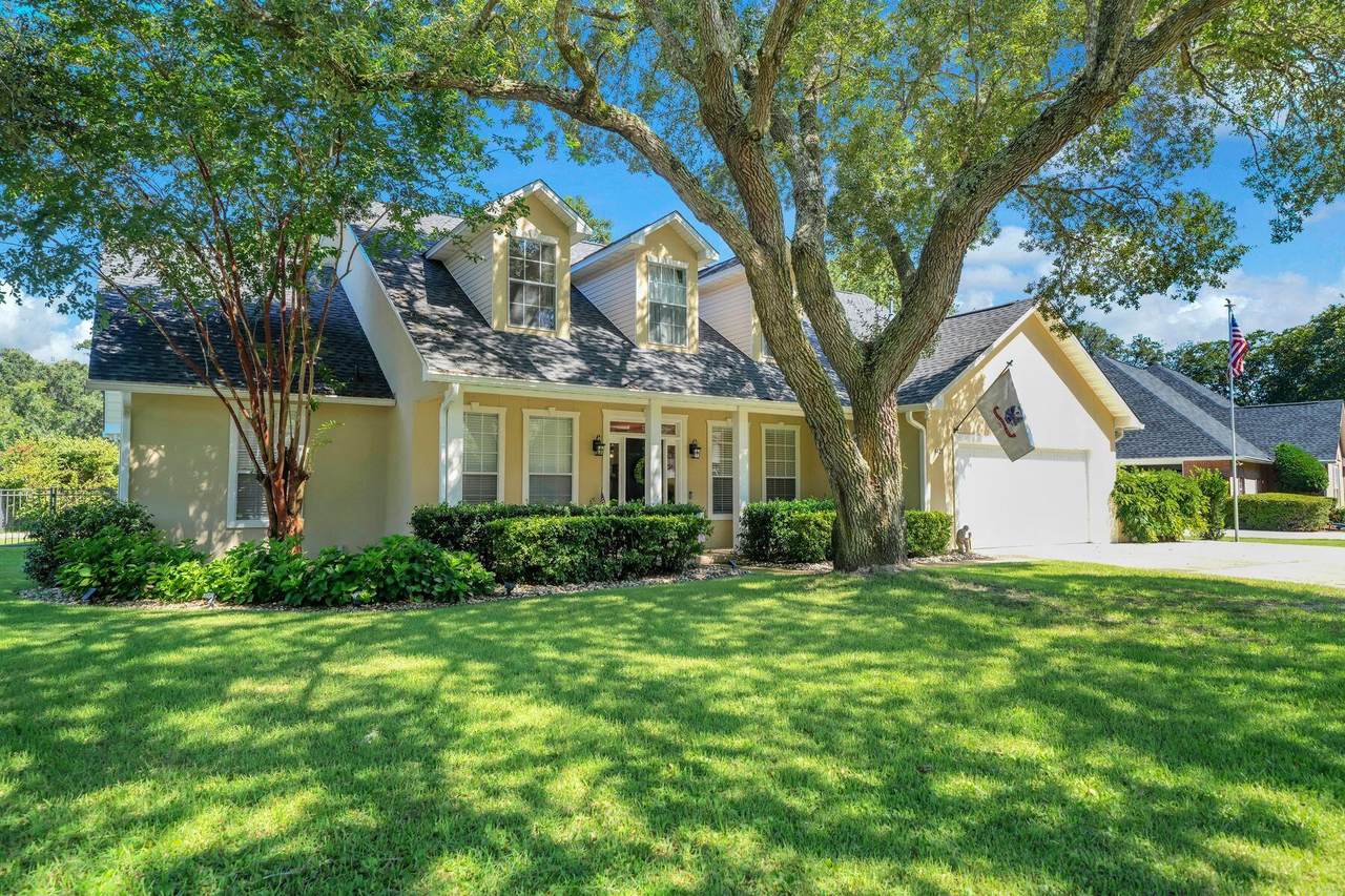 4423 Windlake Drive - Photo 1