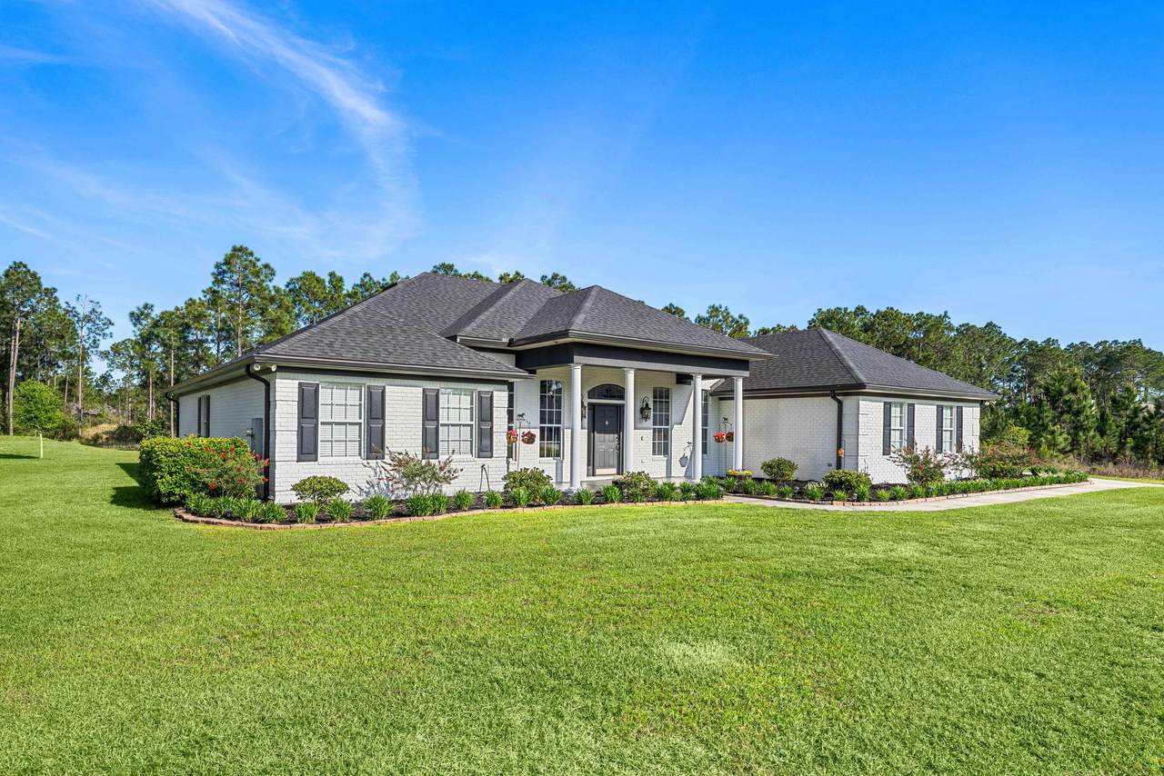 492 Club House Drive - Photo 1