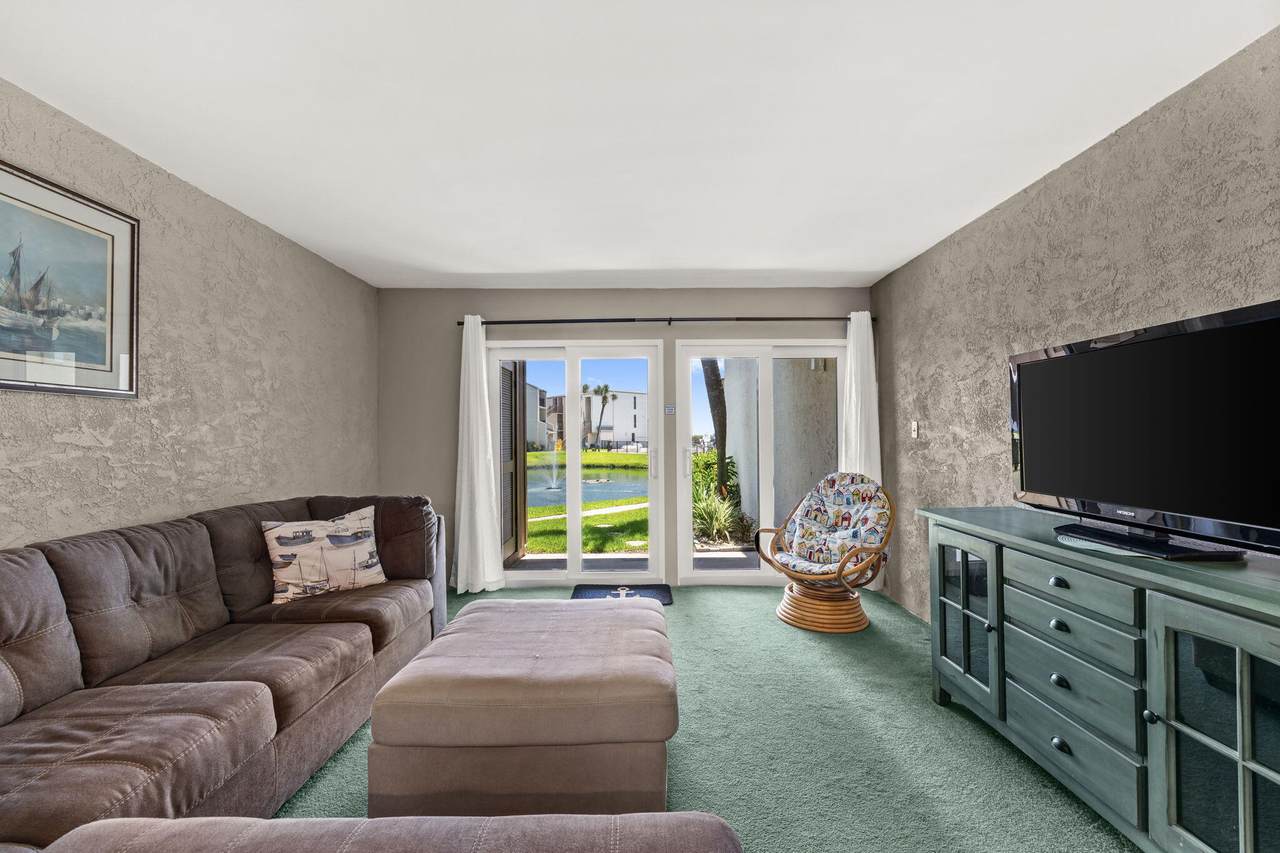 8727 Thomas Drive - Photo 1