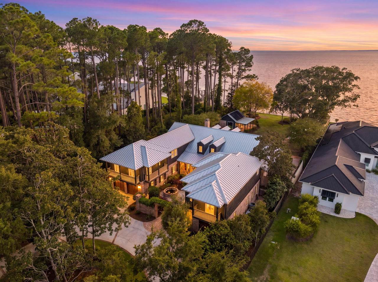 389 Driftwood Point Road - Photo 1