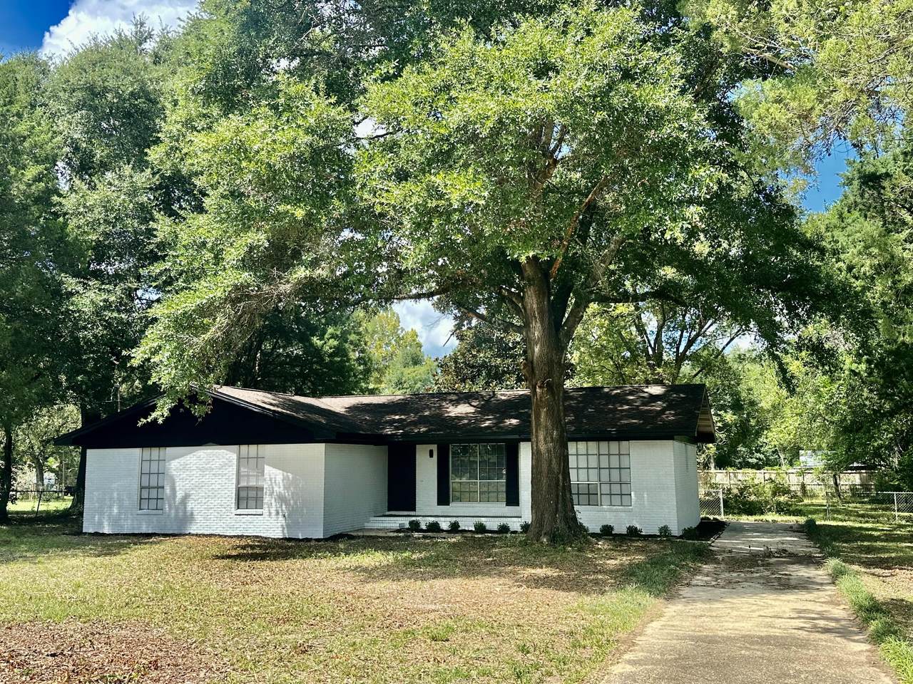 3025 Stillwell Boulevard - Photo 1