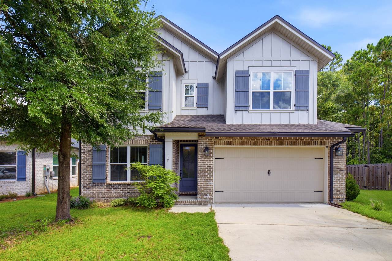 19 Laurel Oaks Drive - Photo 1