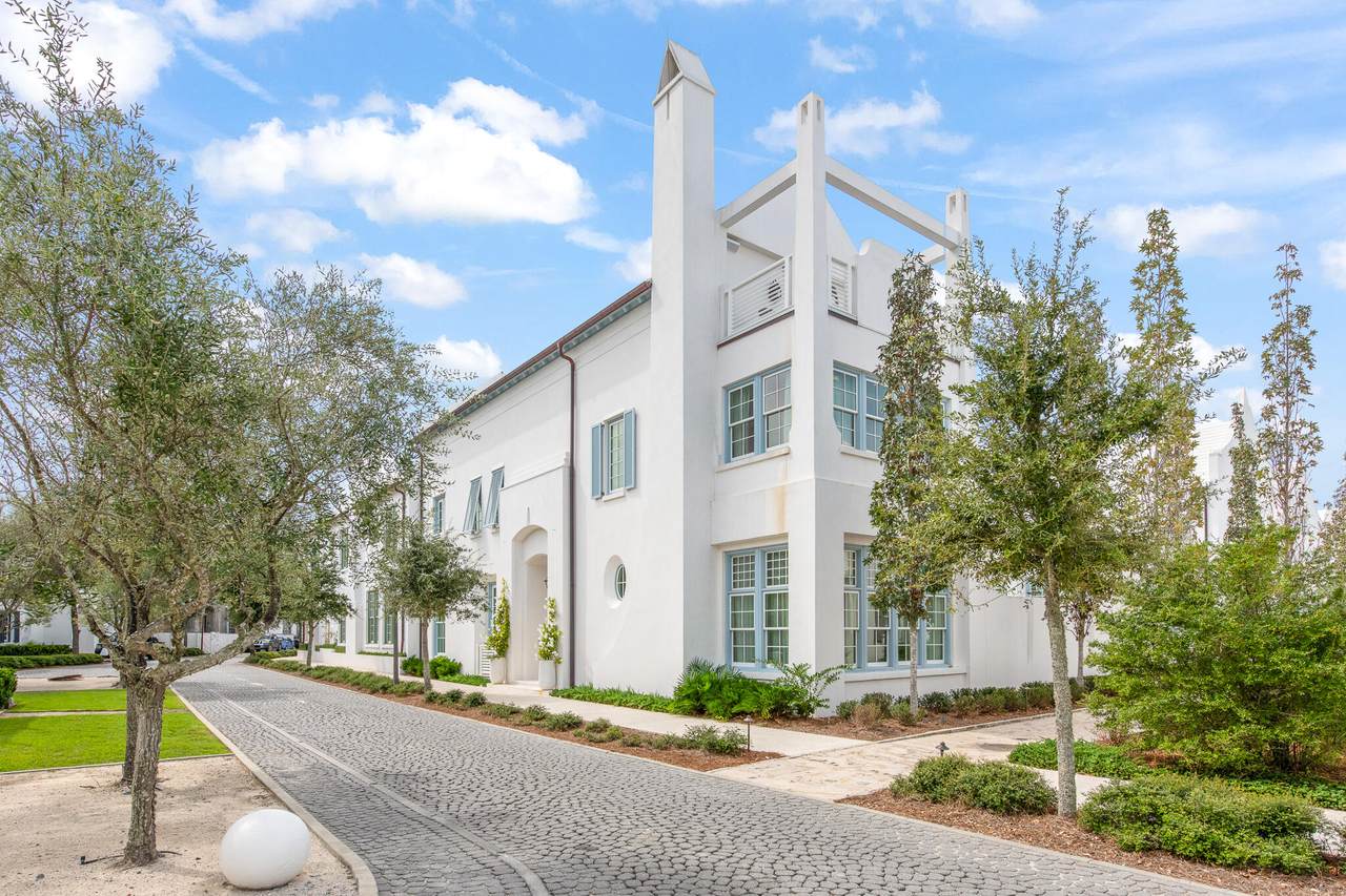 195 Charles Street - Photo 1