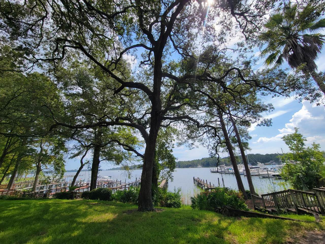 104 Regatta Drive - Photo 1