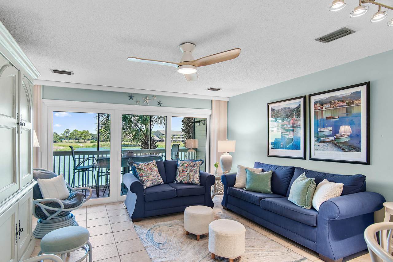 135 Driftwood Bay - Photo 1