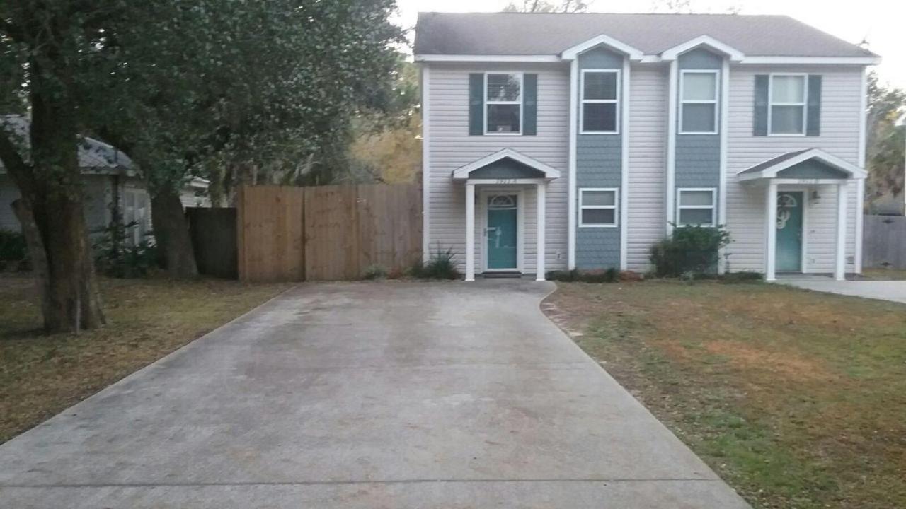 1911 Laurel Avenue - Photo 1