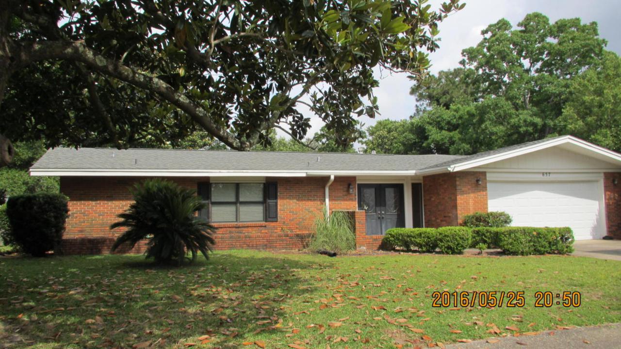 657 Merioneth Drive - Photo 1