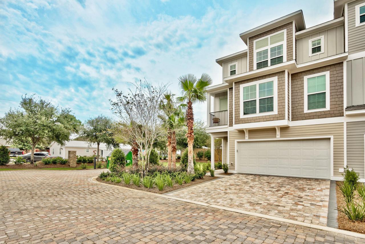 257 Driftwood Road - Photo 1