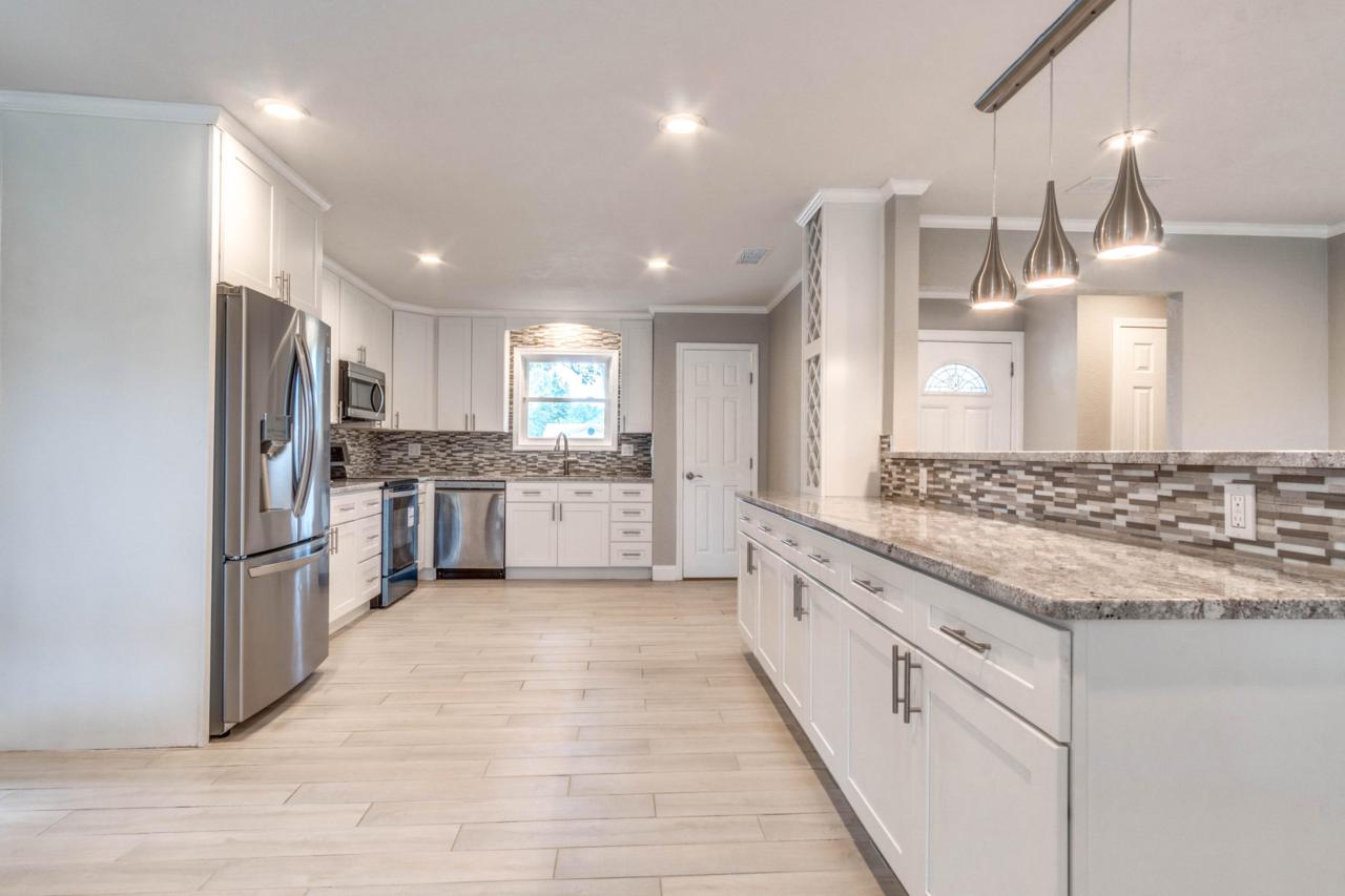 7 Lakeview Drive - Photo 1