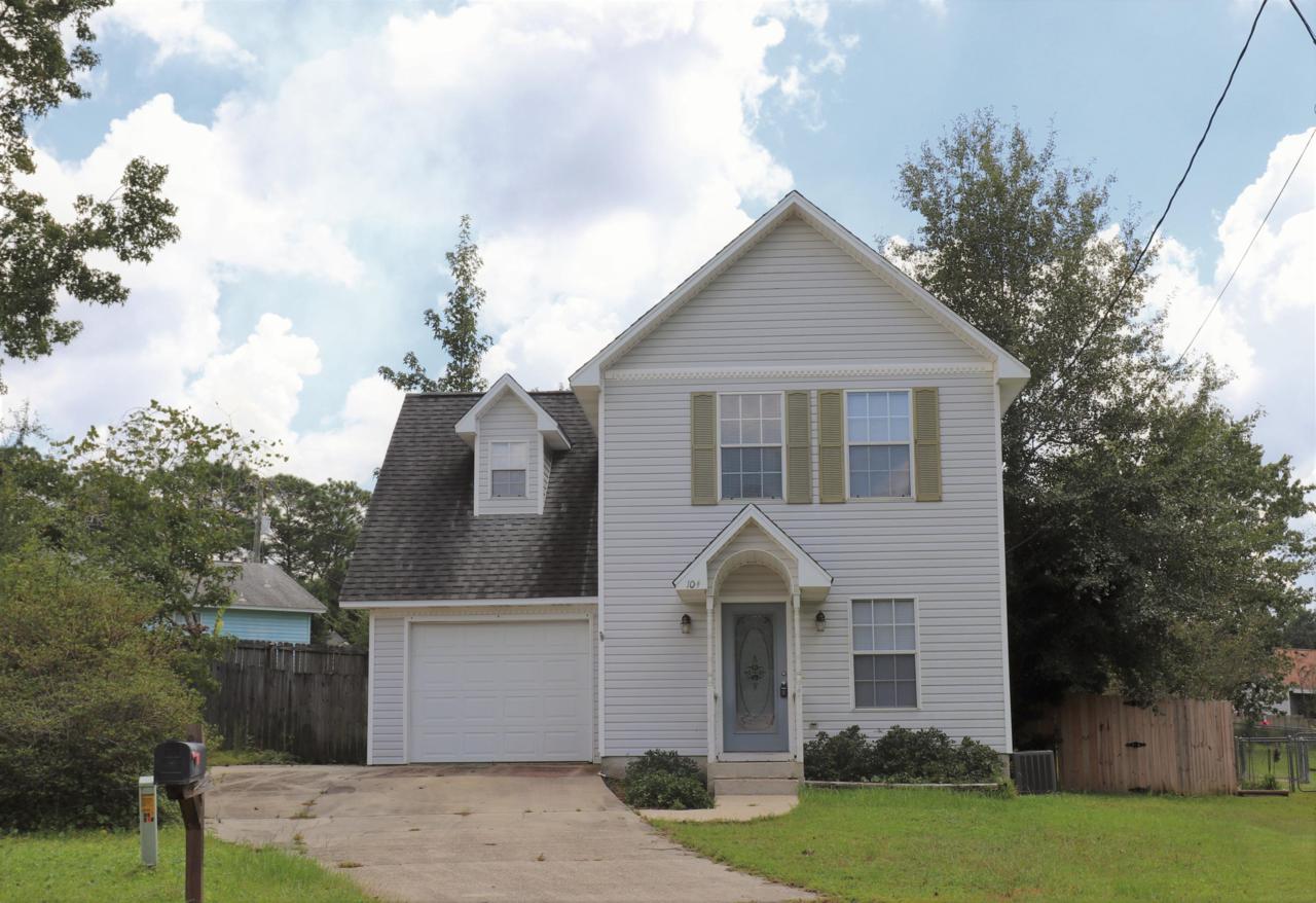104 Eastview Drive - Photo 1