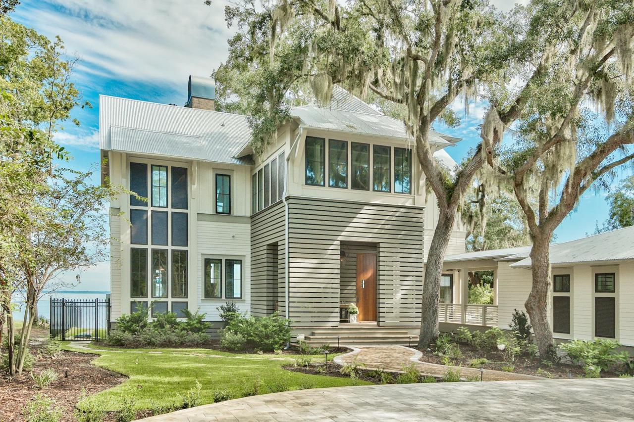 195 Mitchell Avenue - Photo 1