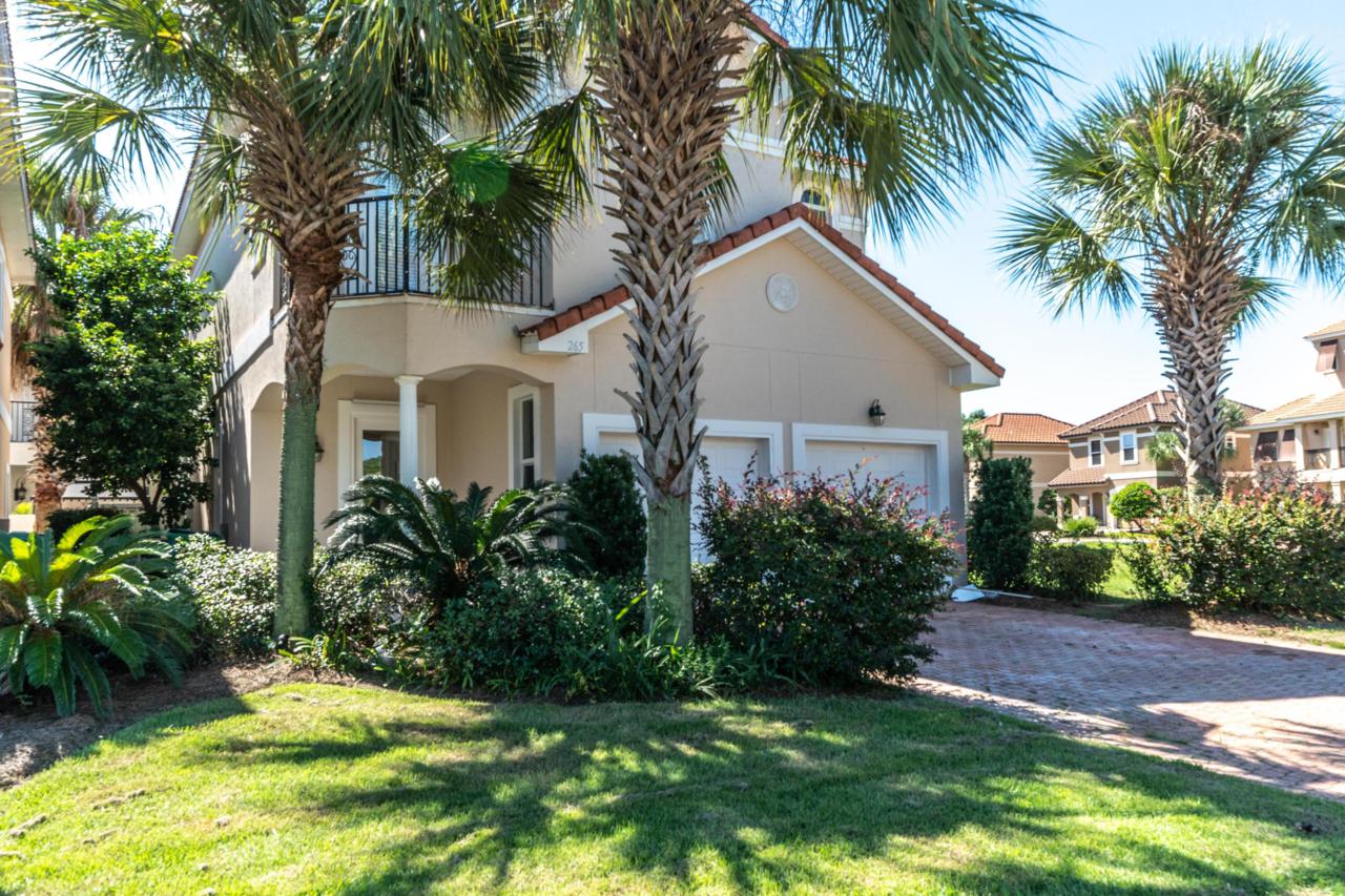 265 Calusa Boulevard - Photo 1