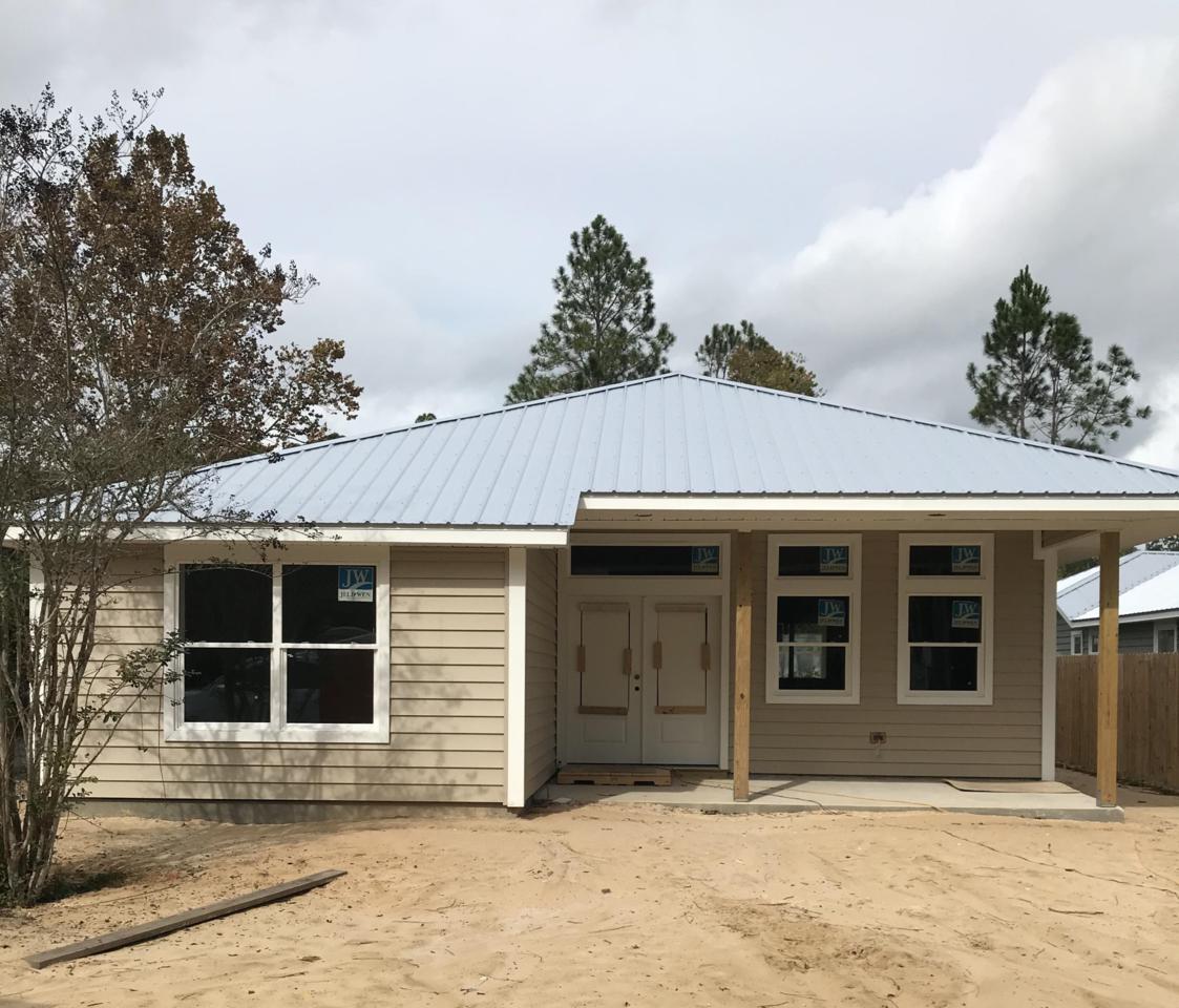 210 Pines Street - Photo 1